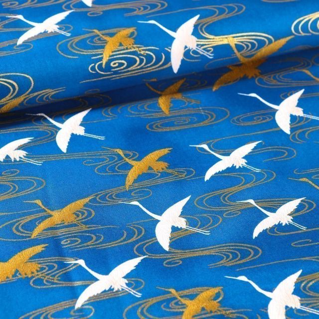 Tissu Coton Robert Kaufman Imperial collection Cigognes or et blanches sur fond Bleu - Par 10 cm