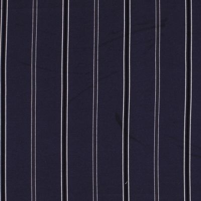 Tissu crêpe imprimé Rayures noires et grises sur fond Bleu marine - Par 10 cm