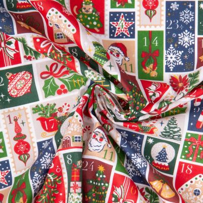 Tissu Coton imprimé Arty Christmas calendrier de l&#039;avent sur fond Blanc - Par 10 cm