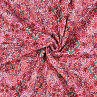 Tissu Coton Matelassé réversible digital Diana patchwork fleuris sur fond Rose - Par 10 cm
