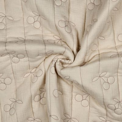 Tissu Double gaze de Coton Matelassé Cerises brodées sur fond Ecru - Par 10 cm