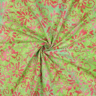 Tissu Batik de Coton rosaces Rose framboise sur fond Vert anis - Par 10 cm
