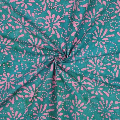 Tissu Batik de Coton rosaces Rose tendre sur fond Bleu turquoise - Par 10 cm