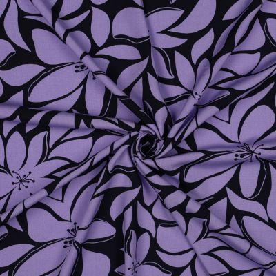 Tissu Viscose imprimé Grandes fleurs Lila sur fond Noir - Par 10 cm