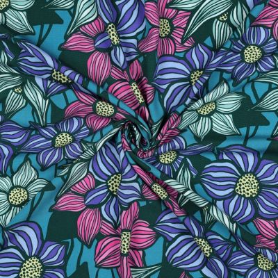 Tissu Viscose EcoVero tapis fleurs Rose, Bleu et Vert jade sur fond Vert sapin - Par 10 cm