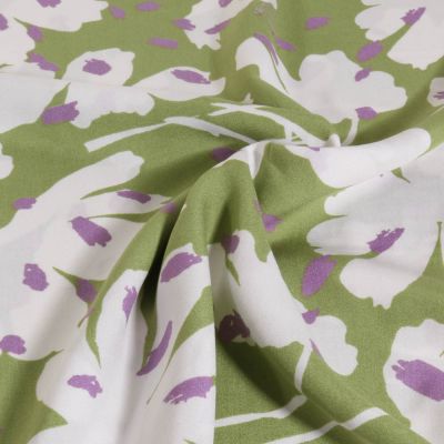 Tissu Viscose grandes fleurs blanches stylisées sur fond Vert - Par 10 cm