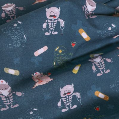 Tissu Popeline Coton Bio Squelettes Docteur sur fond Bleu denim - Par 10 cm