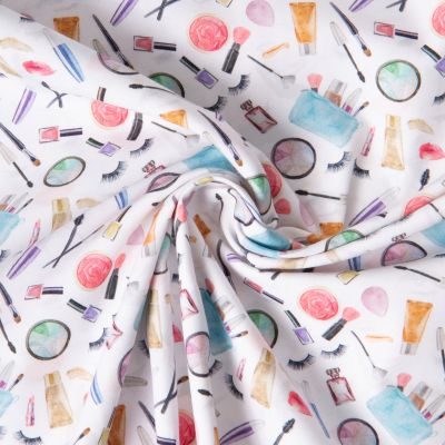 Tissu Coton imprimé Make-up Moments sur fond Blanc - Par 10 cm
