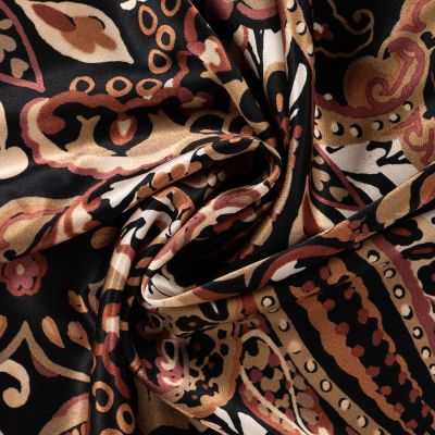 Tissu Viscose Satiné imprimé motif paisley indien Taupe sur fond Noir - Par 10 cm