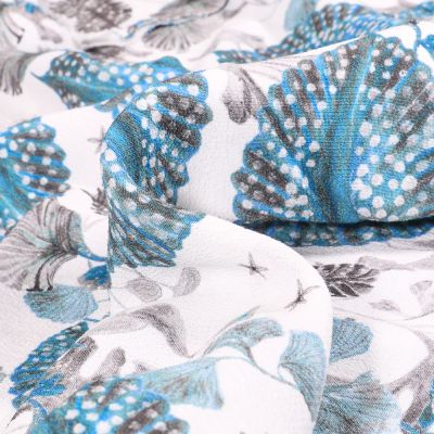 Tissu Crêpe marocain Feuillages bleutés sur fond Blanc - Par 10 cm