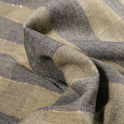 Tissu Viscose lurex Carreaux sur fond Vert kaki clair - Par 10 cm