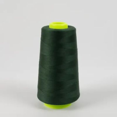 Cône de fil surjeteuse 100% Polyester 2740m Vert foncé