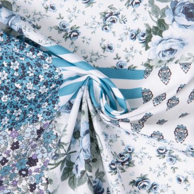 Tissu Coton imprimé Arty Fleurville bleu sur fond Blanc - Par 10 cm