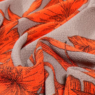 Tissu Crêpe georgette Louisa sur fond Taupe - Par 10 cm