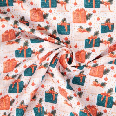 Tissu Coton imprimé Santa cadeaux de Noël sur fond Blanc cassé - Par 10 cm