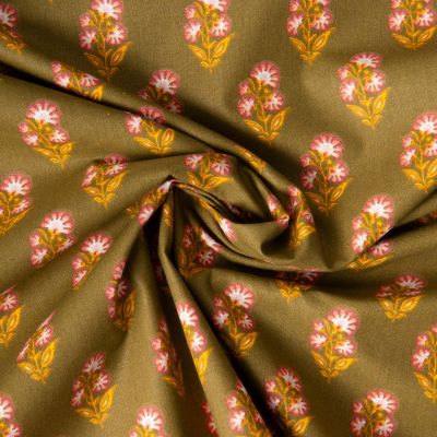 Tissu Coton imprimé Arty Anya fleurs Rose Blanc Ocre sur fond Vert kaki clair - Par 10 cm