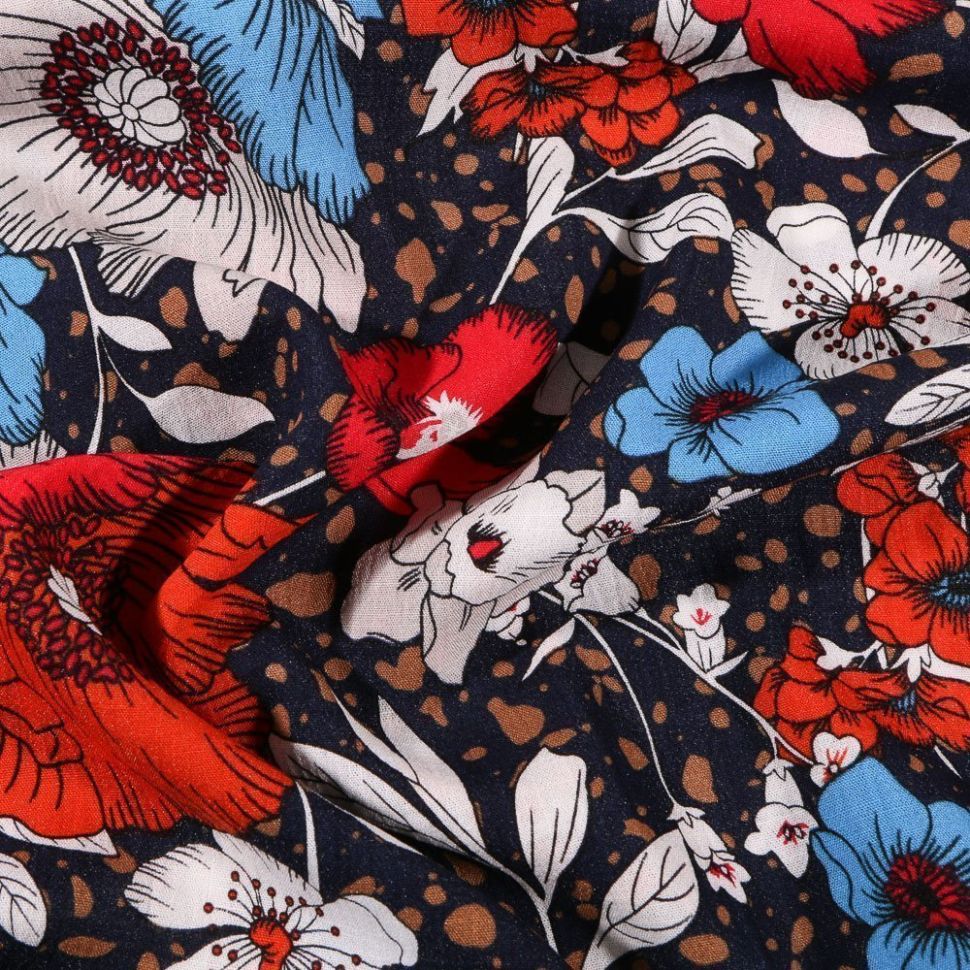 Coupon Tissu Viscose texturé Fleurs rouges blanches et bleues sur fond Bleu marine - Coupon de 440 cm