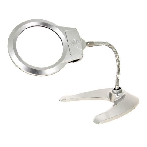 Loupe et lampe multi-usages sur pied