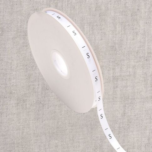 Ruban étiquettes 10 mm Taille S sur fond Blanc