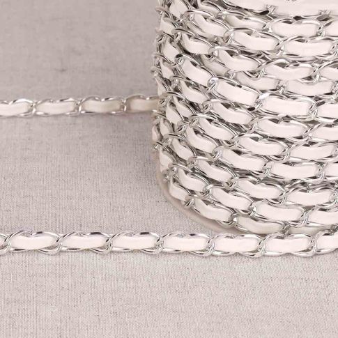 Chaine aluminium avec lacet Lacet blanc et chaîne argent x 1 m