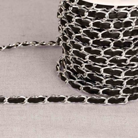 Chaine aluminium avec lacet Lacet noir et chaîne argent x 1 m
