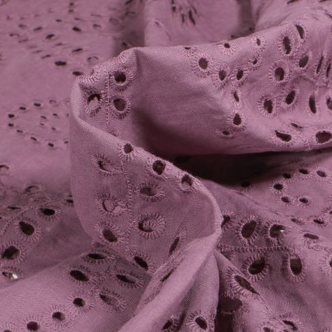 Coupon Tissu Broderie anglaise Motifs ajourés sur fond Violet - Coupon de 60 cm