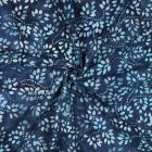 Tissu Batik de Coton petites fleurs Bleu ciel sur fond Bleu marine