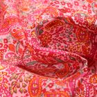 Tissu Dashwood Studio Dolores sur fond Rose