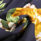 Tissu Crêpe de viscose Flowers sur fond Bleu marine