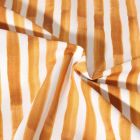 Tissu Toile extérieure déperlant Ithaque rayures aqua ocre sur fond Blanc