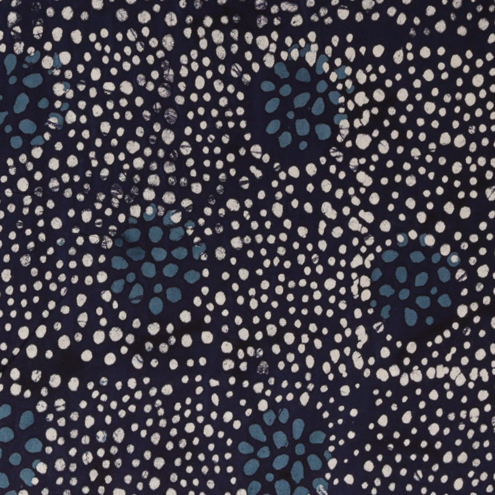 Tissu Batik Pois Irréguliers Blancs et Bleus sur fond Bleu Marine