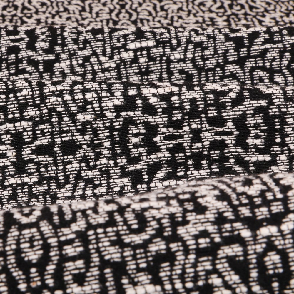 Tissu Gianni Jacquard Noir Ethnique Blanc
