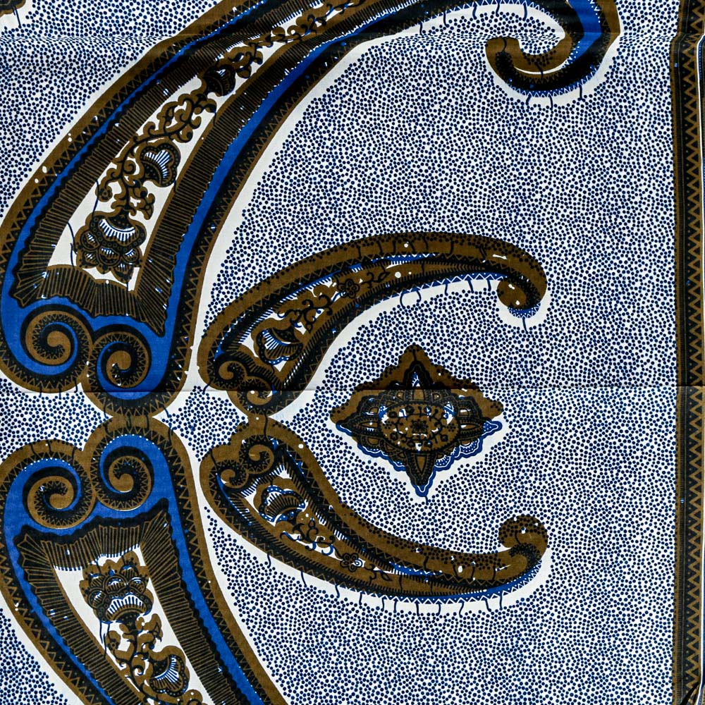 Tissu Wax Africain N°263 Motifs Baroques Kaki et bleu marine sur fond Bleu marine et blanc