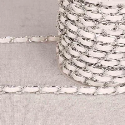 Chaine aluminium avec lacet Lacet blanc et chaîne argent x 1 m