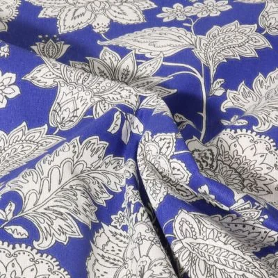 Tissu Coton imprimé Fleuris  Shanna sur fond Bleu roi - Par 10 cm