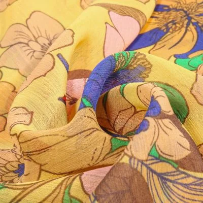 Tissu Mousseline Antonina sur fond Jaune - Par 10 cm