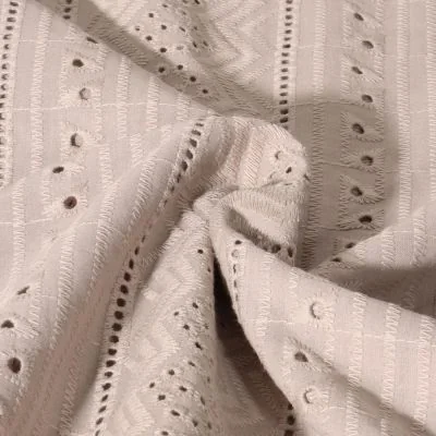 Tissu Voile de coton Delhi brodé Divers sur fond Beige - Par 10 cm