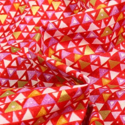 Tissu Gustav Klimt Triangles dorés sur fond Rouge - Par 10 cm