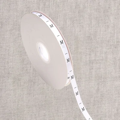 Ruban étiquettes 10 mm Taille M sur fond Blanc
