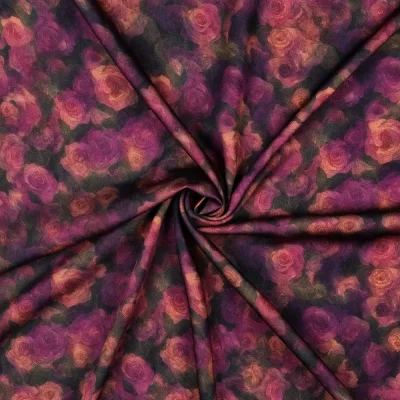 Tissu Viscose satiné digital Joséphine roses Bordeaux et Framboise sur fond Noir - Par 10 cm