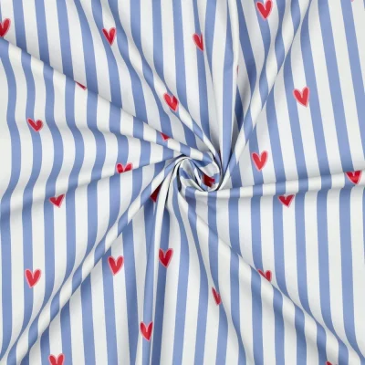 Tissu Imperméable digital Marine cœurs Rouge et rayures Bleu sur fond Blanc - Par 10 cm