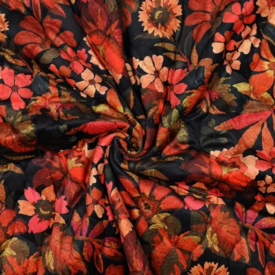 Tissu Velours Matelassé réversible Poppy fleurs d&#039;automne sur fond Noir - Par 10 cm