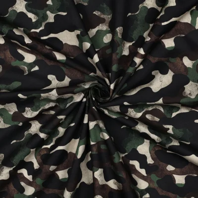 Tissu Popeline de Coton Digital Ted camouflage sur fond Blanc cassé - Par 10 cm