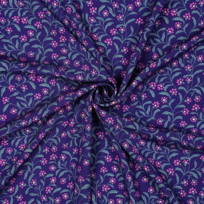 Tissu Viscose imprimé Irina fleurs Bleu et Rose sur fond Violet - Par 10 cm