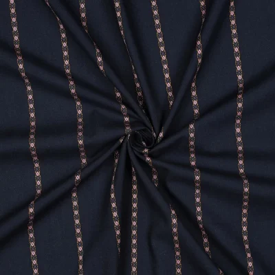 Tissu Voile de Coton Jacquard Olivia fines rayures brodées sur fond Bleu marine - Par 10 cm
