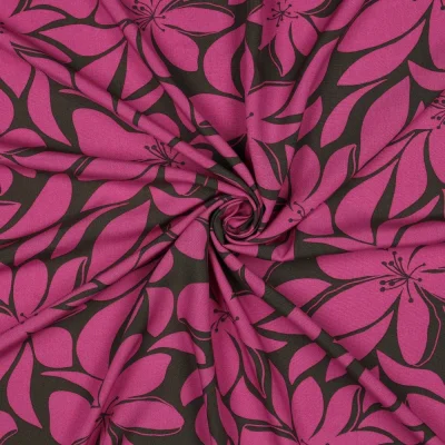 Tissu Voile de Viscose imprimé Grandes fleurs Fuschia sur fond Vert foncé - Par 10 cm