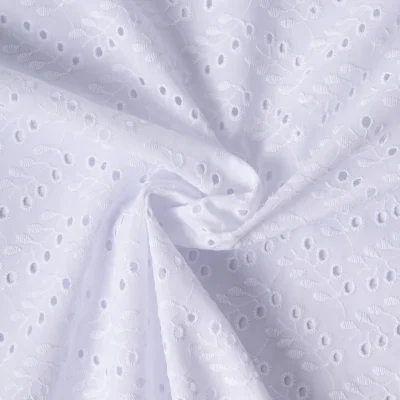 Tissu Coton ajouré brodé Batista Blanc - Par 10 cm
