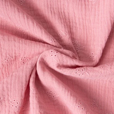 Tissu Double gaze de Coton Brodé Loline sur fond Vieux rose - Par 10 cm