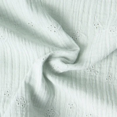 Tissu Double gaze de Coton Brodé Loline sur fond Vert menthe clair - Par 10 cm
