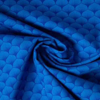 Tissu Popeline de Coton Eleonore eventails sur fond Bleu roi - Par 10 cm